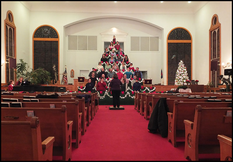 Living Christmas Tree sings at Thomaston Baptist Church PenBay Pilot